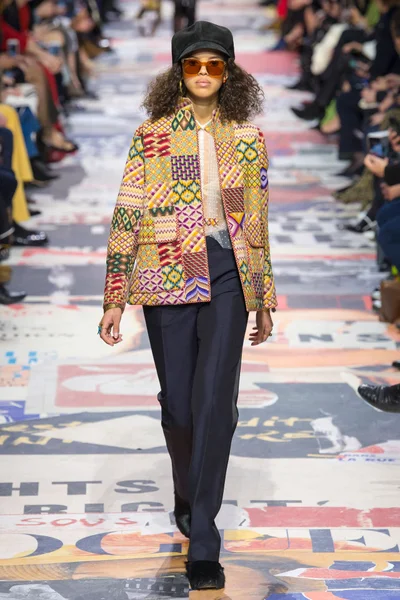 Look 9